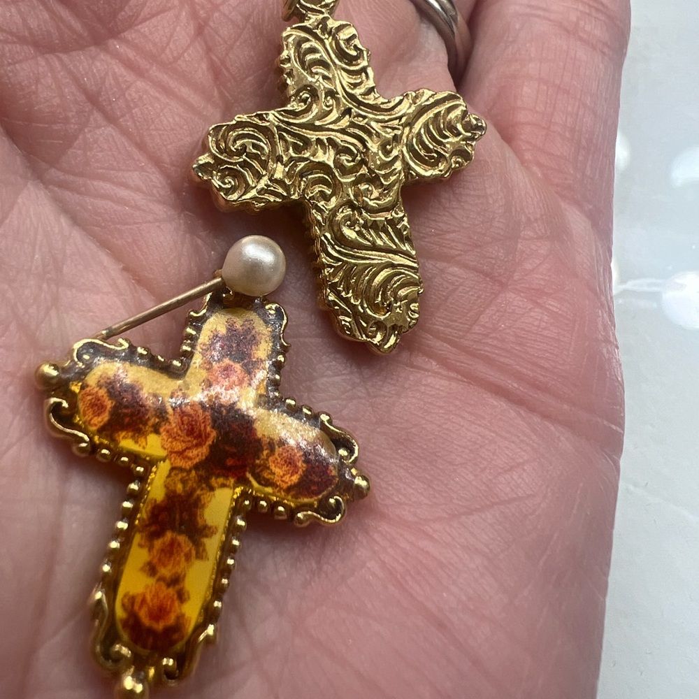 Antique gold cross earrings - Picture 3 of 3